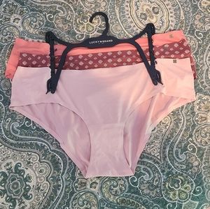 Lucky no-show panties, set of 3